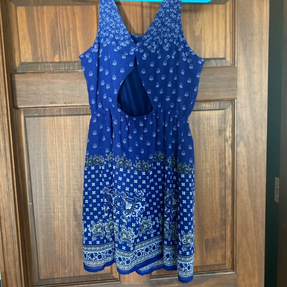Dress - Picture 2 of 2